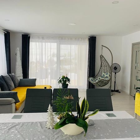 הוילה אודורהיו סקוייסק Viktoria House מראה חיצוני תמונה